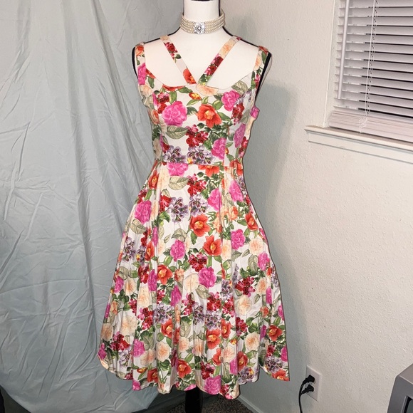 Hearts and Roses Floral Sleeveless Dress - Picture 1 of 6